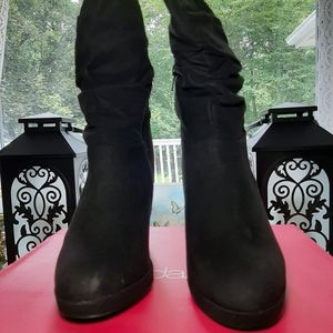 NWT - BLACK BOOTS